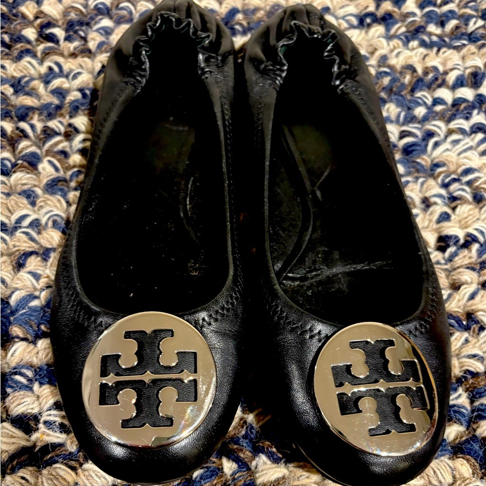 Tory Burch Minnie travel ballet in black and silver. 
Only worn once.